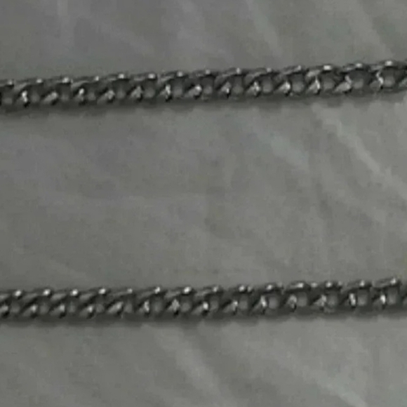 Silver Chain Necklace "Cuban Link 18 Inch" - Picture 2 of 2